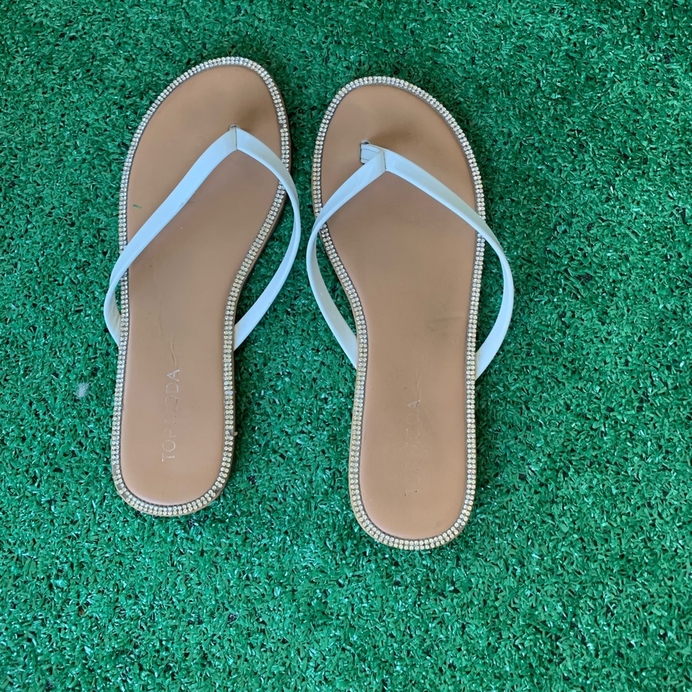 White sandals size 6